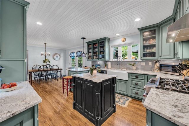 7463 Valley View Highway, Whitwell, TN 37397