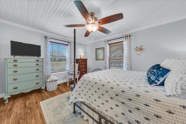 7463 Valley View Highway, Whitwell, TN 37397