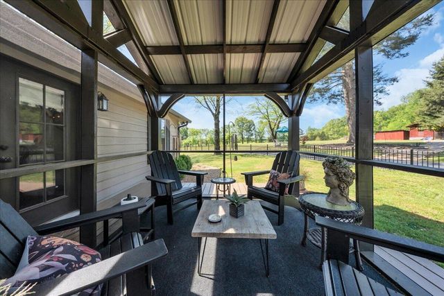 7463 Valley View Highway, Whitwell, TN 37397