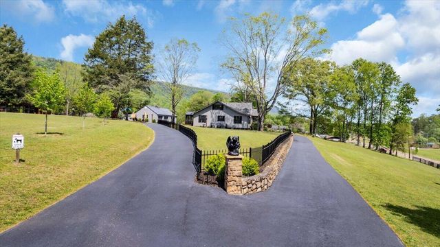 7463 Valley View Highway, Whitwell, TN 37397