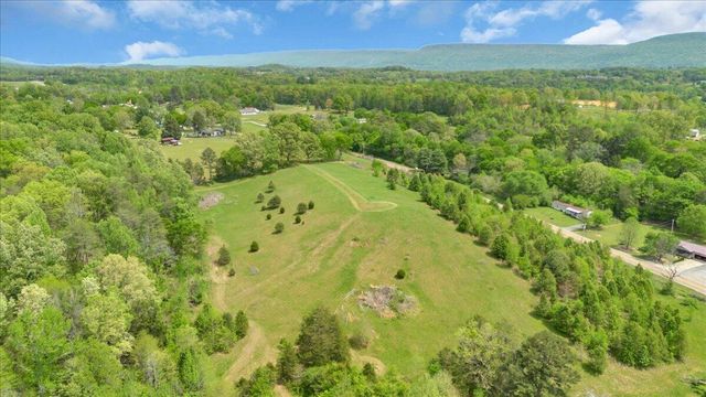 7463 Valley View Highway, Whitwell, TN 37397