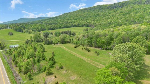 7463 Valley View Highway, Whitwell, TN 37397