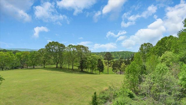 7463 Valley View Highway, Whitwell, TN 37397