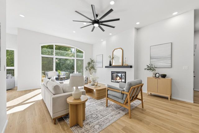 W144N9880 Sun Valley TRAIL, Germantown, WI 53022