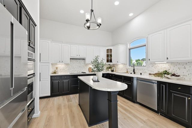 W144N9880 Sun Valley TRAIL, Germantown, WI 53022