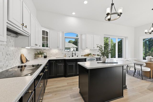 W144N9880 Sun Valley TRAIL, Germantown, WI 53022