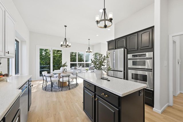W144N9880 Sun Valley TRAIL, Germantown, WI 53022