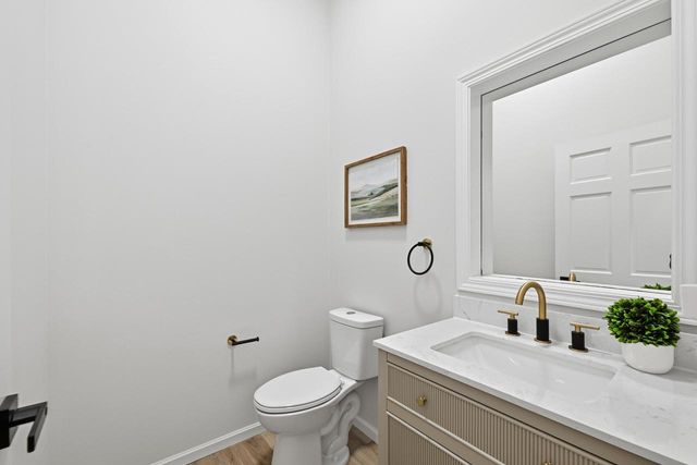 W144N9880 Sun Valley TRAIL, Germantown, WI 53022