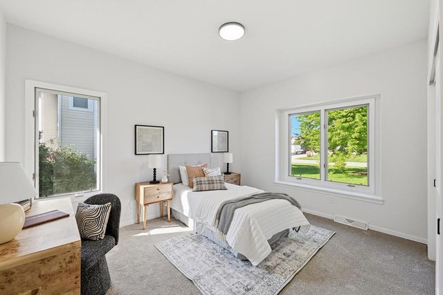W144N9880 Sun Valley TRAIL, Germantown, WI 53022