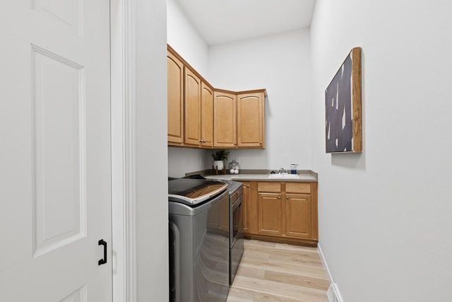 W144N9880 Sun Valley TRAIL, Germantown, WI 53022