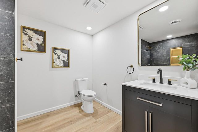 W144N9880 Sun Valley TRAIL, Germantown, WI 53022