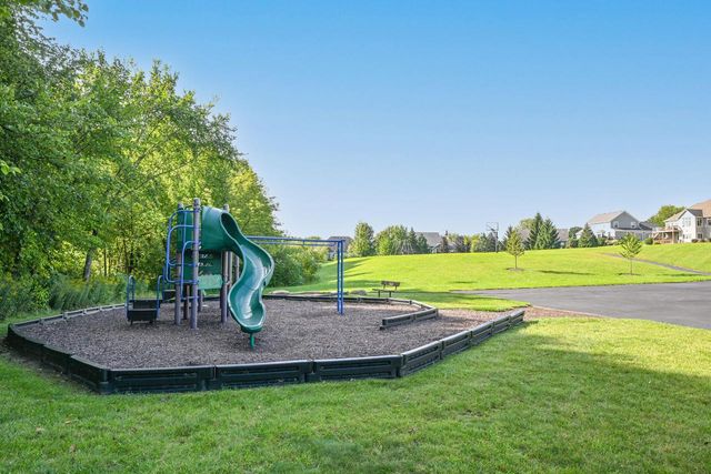 W144N9880 Sun Valley TRAIL, Germantown, WI 53022