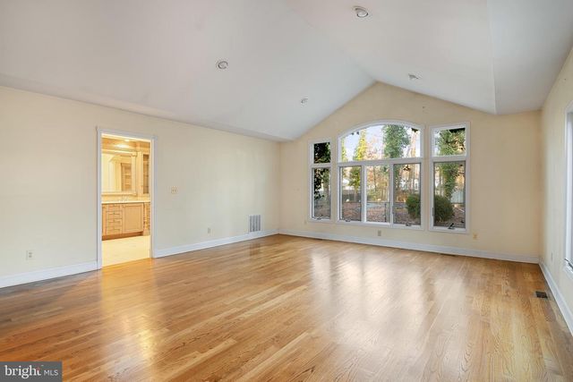 20 CAMBRIDGE DR, Colonia, NJ 07067