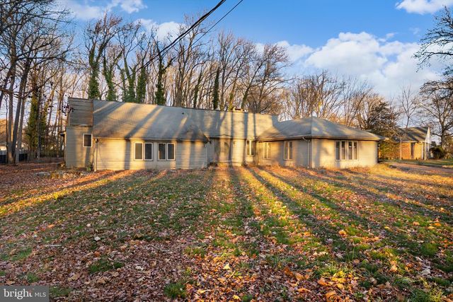 20 CAMBRIDGE DR, Colonia, NJ 07067