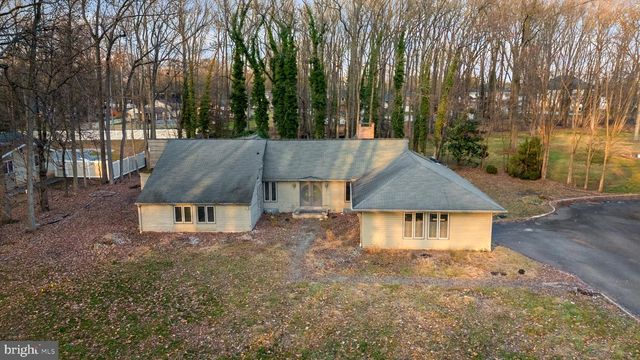 20 CAMBRIDGE DR, Colonia, NJ 07067