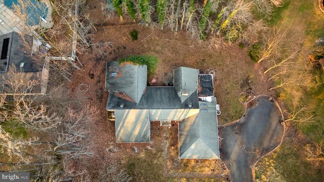 20 CAMBRIDGE DR, Colonia, NJ 07067