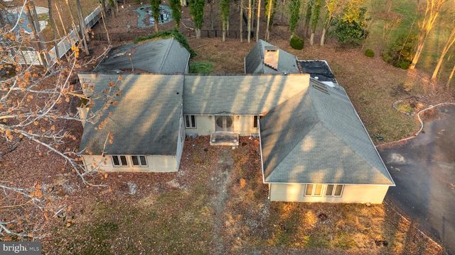 20 CAMBRIDGE DR, Colonia, NJ 07067