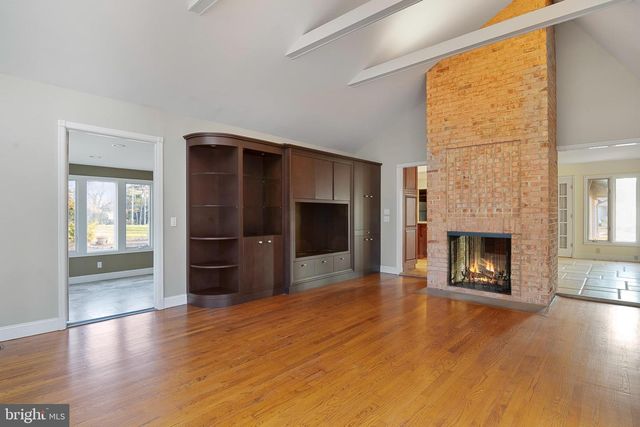 20 CAMBRIDGE DR, Colonia, NJ 07067