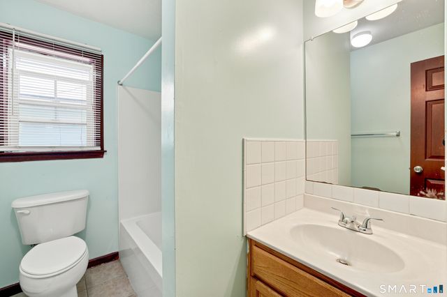 11 Button Street 2nd Floor, New Haven, CT 06519