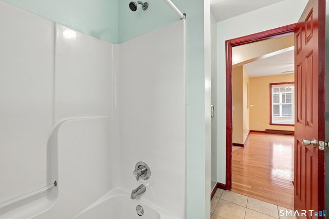 11 Button Street 2nd Floor, New Haven, CT 06519