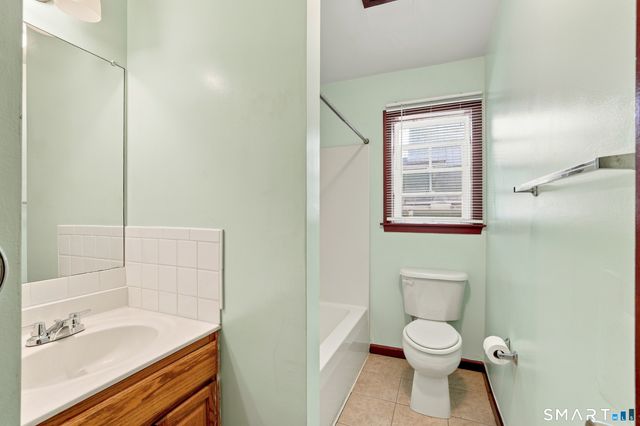 11 Button Street 2nd Floor, New Haven, CT 06519