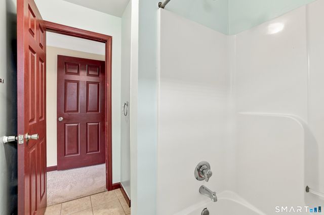 11 Button Street 2nd Floor, New Haven, CT 06519
