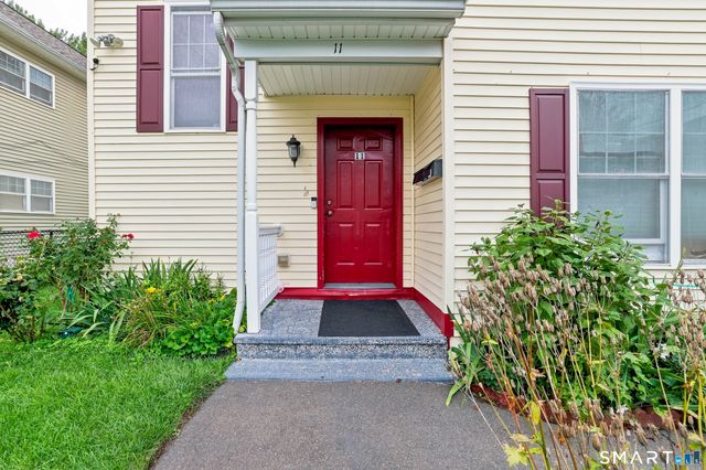 11 Button Street 2nd Floor, New Haven, CT 06519