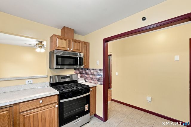 11 Button Street 2nd Floor, New Haven, CT 06519