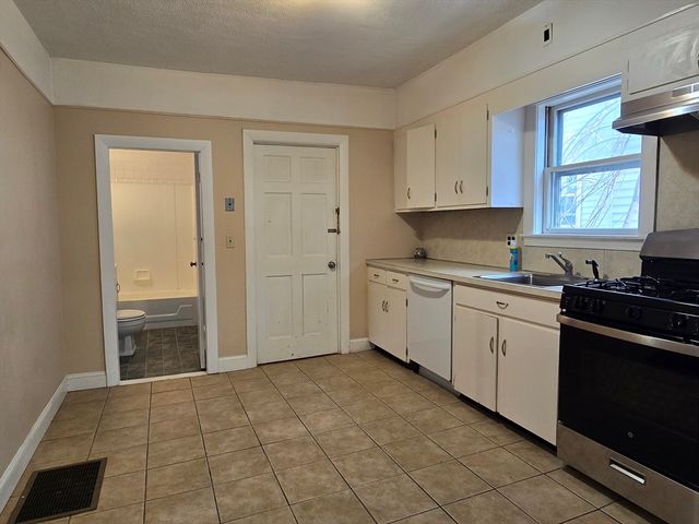 27 Gorham St, Somerville, MA 02144