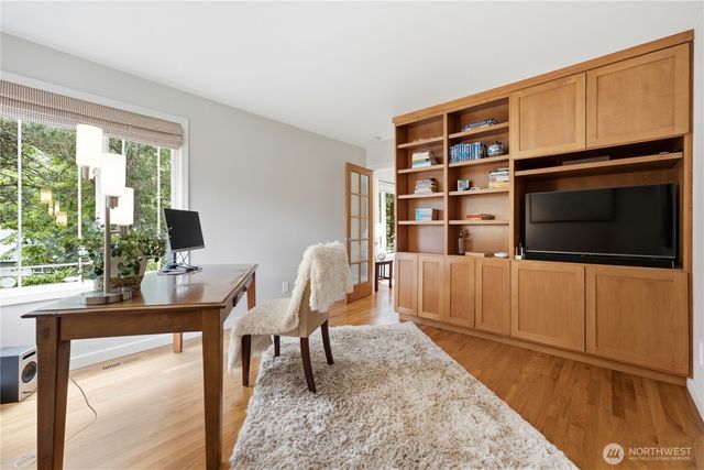 27621 NE Quail Creek Drive, Redmond, WA 98053