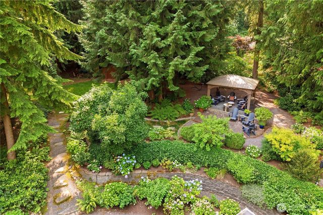 27621 NE Quail Creek Drive, Redmond, WA 98053