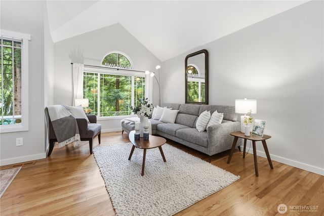 27621 NE Quail Creek Drive, Redmond, WA 98053