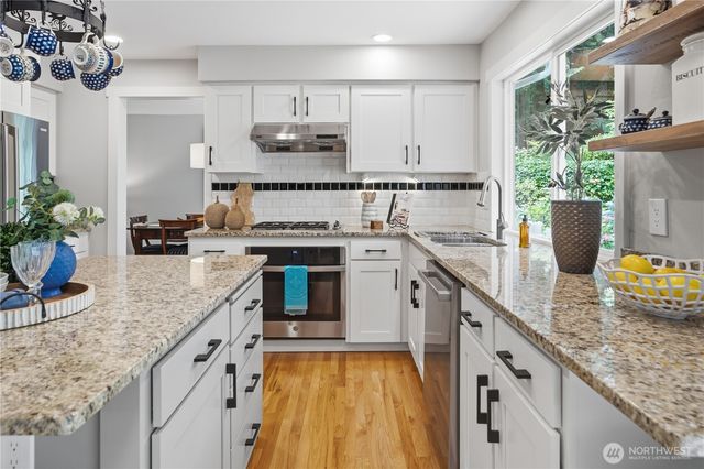 27621 NE Quail Creek Drive, Redmond, WA 98053