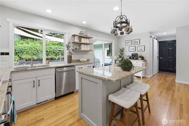27621 NE Quail Creek Drive, Redmond, WA 98053