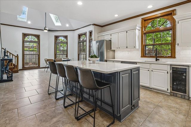 1873 BROOKSEDGE DR, Germantown, TN 38138