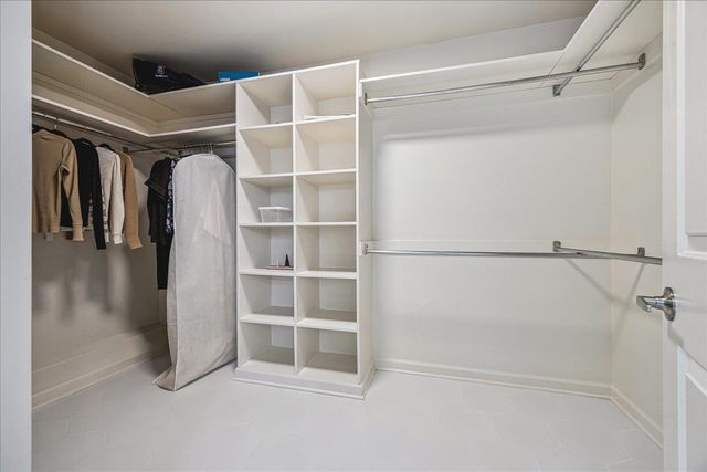 1873 BROOKSEDGE DR, Germantown, TN 38138