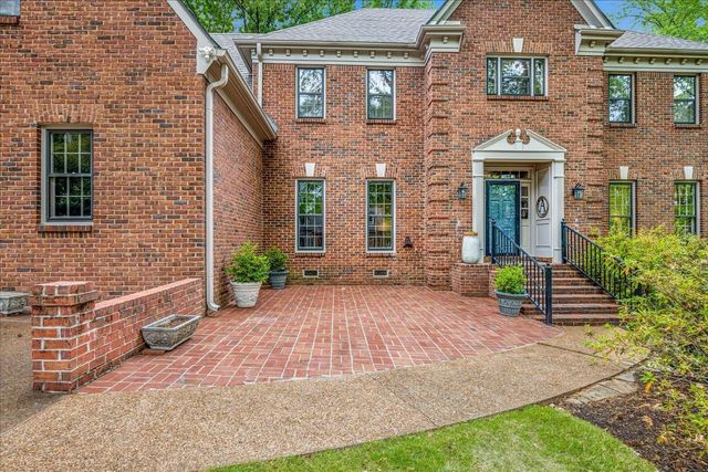 1873 BROOKSEDGE DR, Germantown, TN 38138