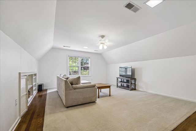 1873 BROOKSEDGE DR, Germantown, TN 38138