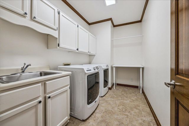 1873 BROOKSEDGE DR, Germantown, TN 38138