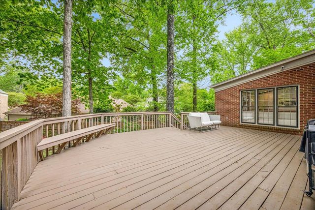 1873 BROOKSEDGE DR, Germantown, TN 38138