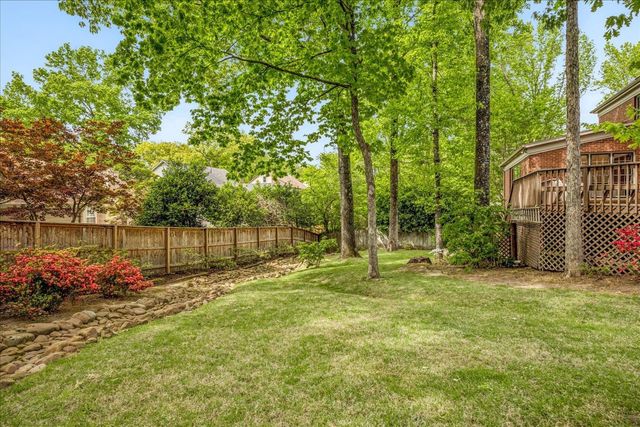 1873 BROOKSEDGE DR, Germantown, TN 38138