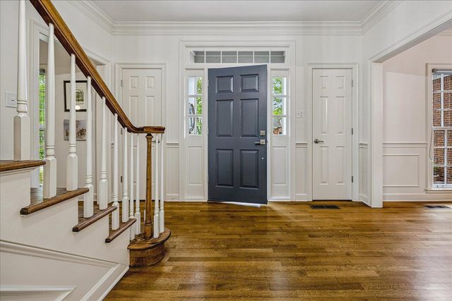 1873 BROOKSEDGE DR, Germantown, TN 38138