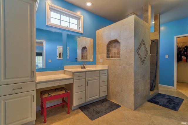 10144 Fisherville Road, Elberfeld, IN 47613