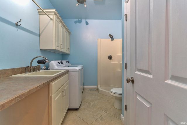 10144 Fisherville Road, Elberfeld, IN 47613