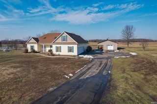 10144 Fisherville Road, Elberfeld, IN 47613