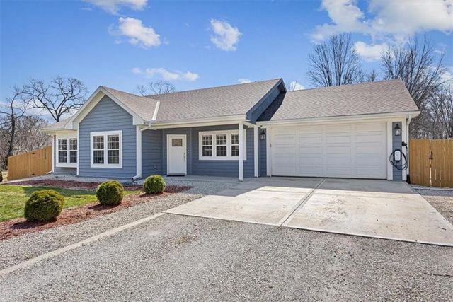 301 Plattsburg Street, Lathrop, MO 64465