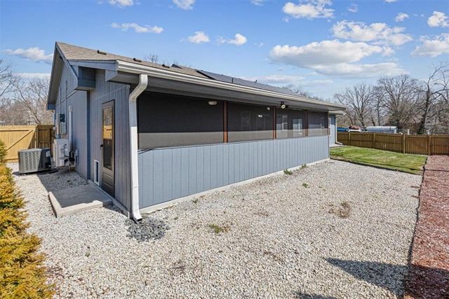 301 Plattsburg Street, Lathrop, MO 64465