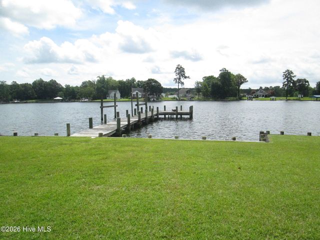 127 Waterside Drive, Bath, NC 27808