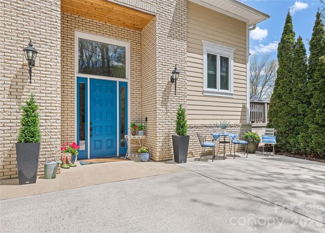 194 Catawba Lane, Waynesville, NC 28786
