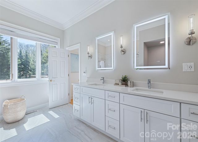 194 Catawba Lane, Waynesville, NC 28786